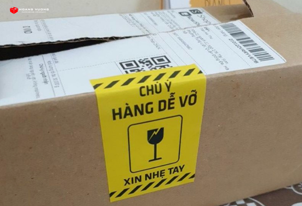 In tem dán thùng giá rẻ tại Hoàng Vương