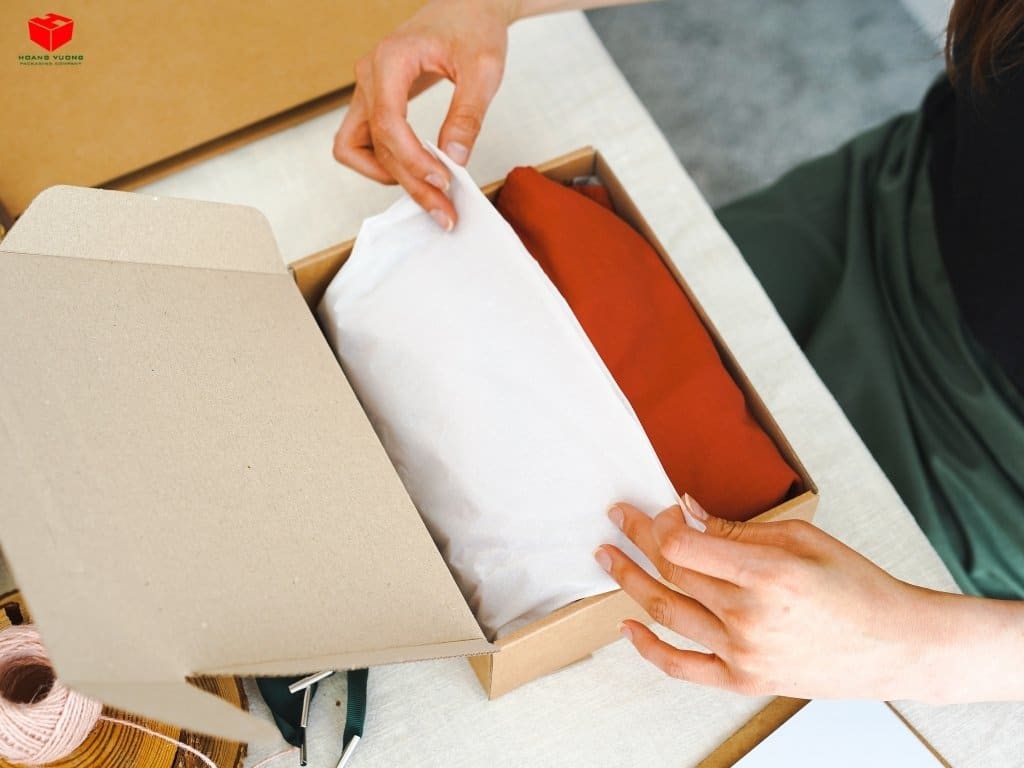 Thiết kế hộp cứng phù hợp, ấn tượng