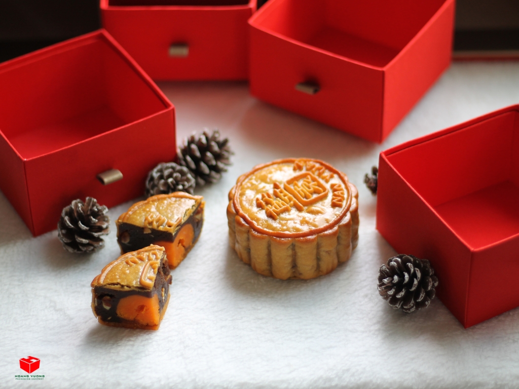 Làm hộp bánh trung thu theo yêu cầu