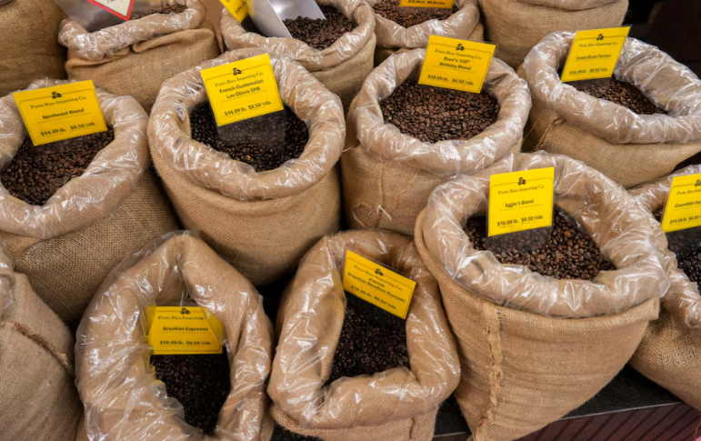 Doanh nghiệp Mỹ gấp rút nhập cà phê từ đối thủ của Việt Nam