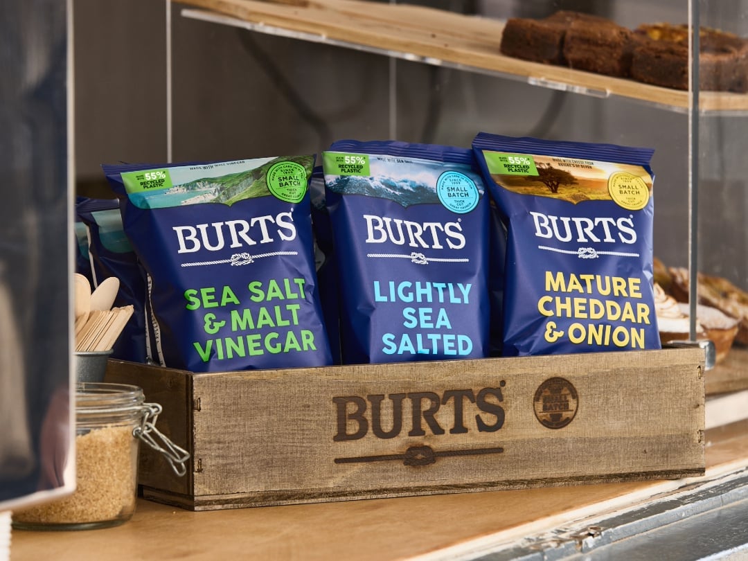 Burts ra mắt bao bì khoai tây chiên sử dụng 55% nhựa tái chế